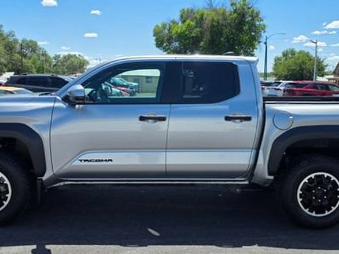 Used 2025 Toyota Tacoma TRD Off-Road AWD/4WD image 4