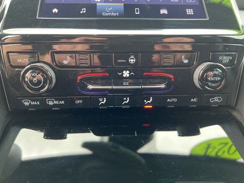 Certified 2024 Jeep Grand Cherokee Altitude image 28