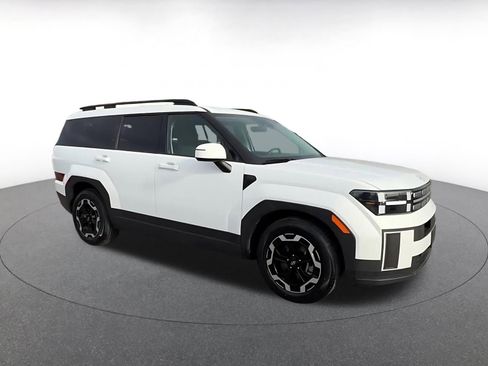 Used 2025 Hyundai Santa Fe SEL image 2