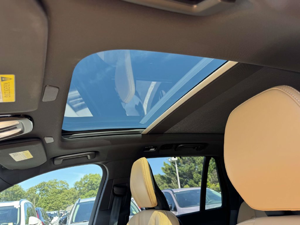 Certified 2024 Volvo XC90 B6 Ultimate AWD/4WD image 18