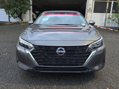 Used 2025 Nissan Sentra SV w/ SV Premium Package image 8