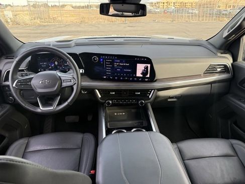 Used 2025 Chevrolet Tahoe Z71 w/ Comfort Package image 9