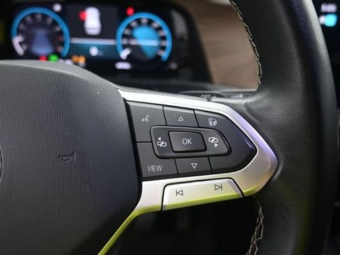 Used 2024 Volkswagen Atlas SE AWD/4WD image 19