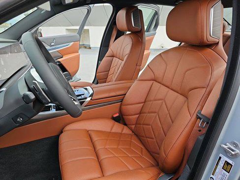 New 2026 BMW 750e xDrive w/ Executive Package image 15