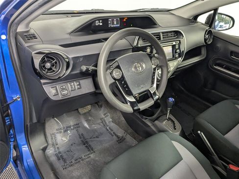 Used 2018 Toyota Prius C Two image 9