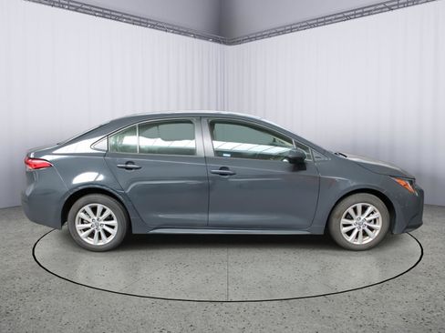 Used 2023 Toyota Corolla LE w/ LE Convenience Package FWD image 8