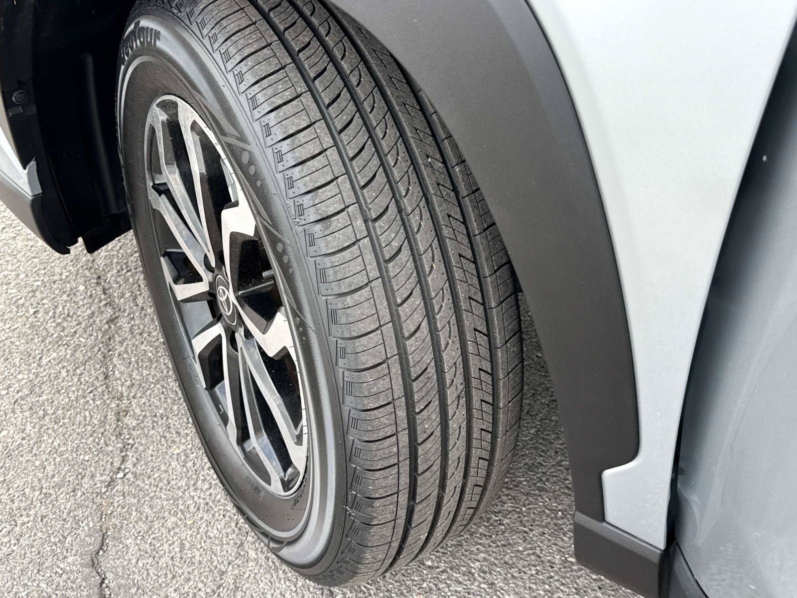 Used 2025 Toyota Corolla Cross AWD Hybrid image 8