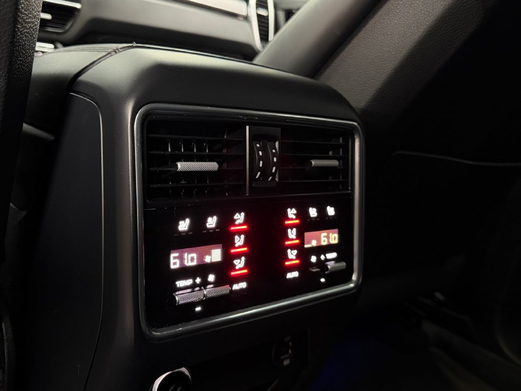 Used 2019 Porsche Cayenne Turbo AWD/4WD image 25