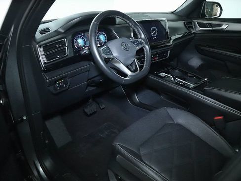 Used 2024 Volkswagen Atlas Cross Sport SE AWD/4WD image 17