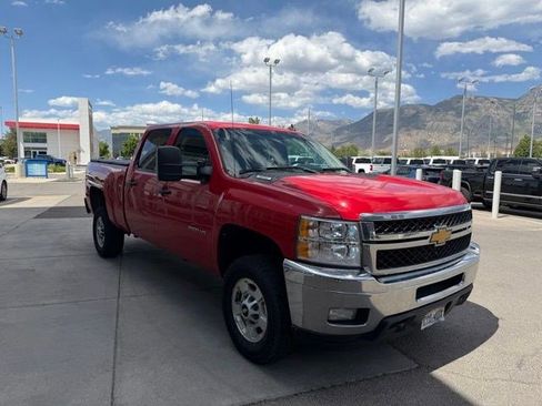 Used 2011 Chevrolet Silverado 2500 LT w/ Interior Plus Package AWD/4WD image 9