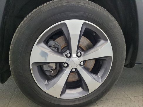 Used 2020 Jeep Cherokee Limited AWD/4WD image 31