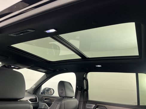 Used 2024 GMC Acadia Denali w/ Super Cruise Package image 17