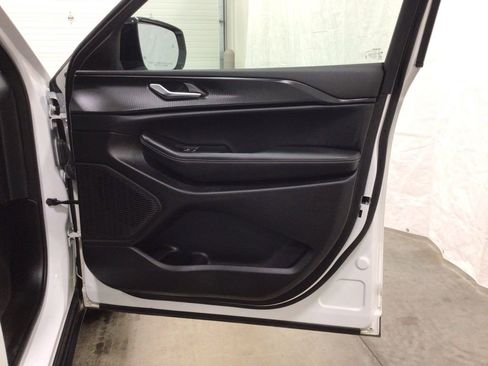 Used 2024 Jeep Grand Cherokee Altitude image 35