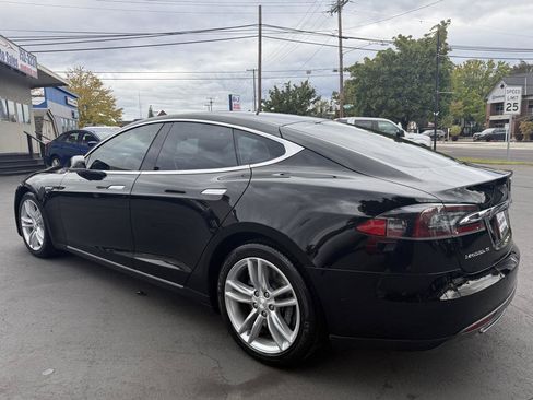 Used 2015 Tesla Model S 70 RWD image 10