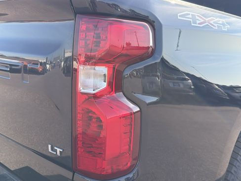 Used 2024 Chevrolet Silverado 1500 LT AWD/4WD image 17