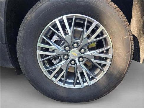 Used 2026 Chevrolet Traverse LT FWD image 25