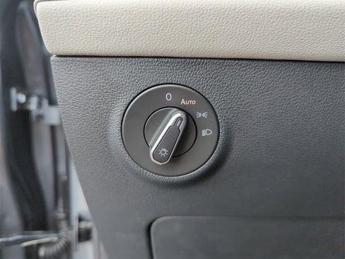 New 2025 Volkswagen Taos S image 31