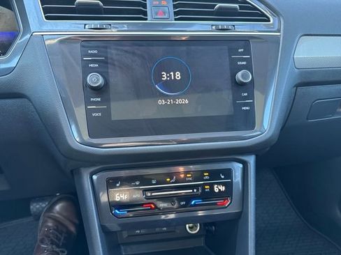 Certified 2024 Volkswagen Tiguan SE w/ Panoramic Sunroof Package image 24