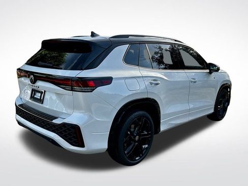 New 2026 Volkswagen Tiguan SE R-Line FWD image 5