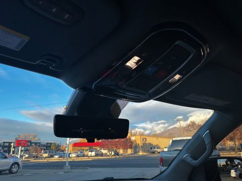 Used 2022 Jeep Grand Wagoneer Series II w/ Flexible Seating Group image 36