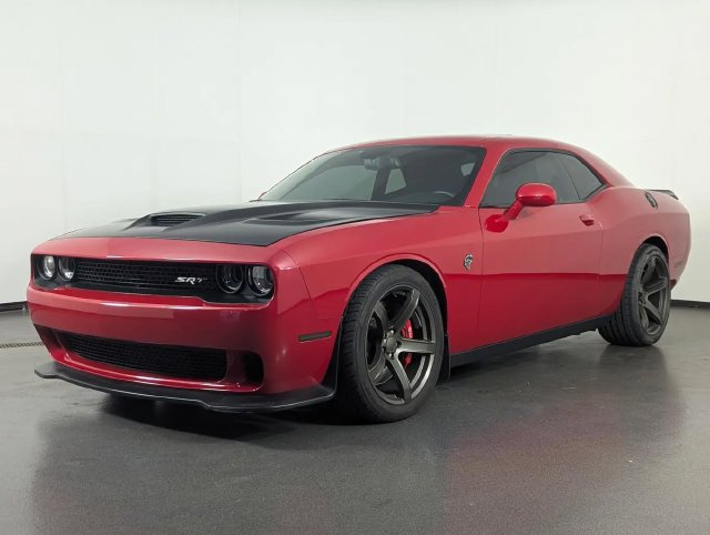 Used 2016 Dodge Challenger SRT Hellcat RWD image 4
