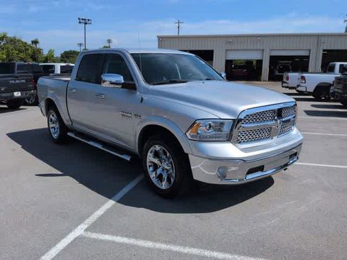 Used 2017 RAM 1500 Laramie AWD/4WD image 2