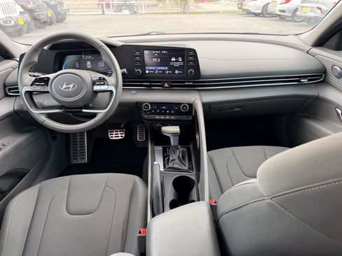Used 2025 Hyundai Elantra Sport FWD image 19