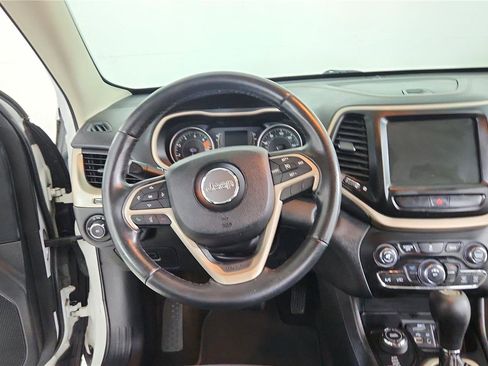 Used 2016 Jeep Cherokee Latitude w/ Comfort & Sound Group AWD/4WD image 12