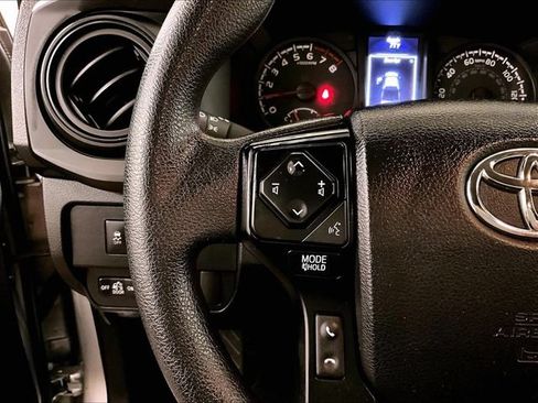 Used 2022 Toyota Tacoma SR AWD/4WD image 17