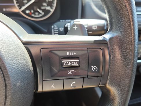 Used 2023 Nissan Rogue S FWD image 26