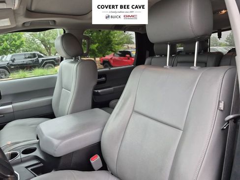 Used 2020 Toyota Sequoia Limited w/ Safety & Convenience Package image 32