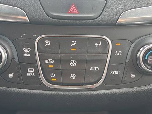 Used 2020 Chevrolet Equinox LT image 21