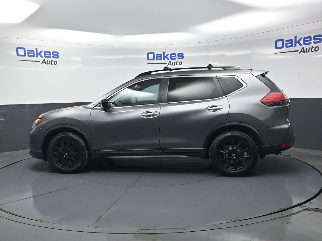 Used 2017 Nissan Rogue SV w/ Midnight Edition AWD/4WD image 4