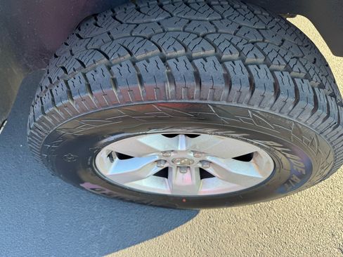 Used 2019 RAM 1500 Classic SLT image 9