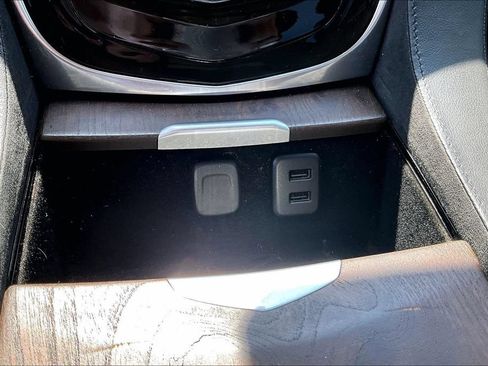 Used 2019 Cadillac Escalade Premium Luxury AWD/4WD image 25