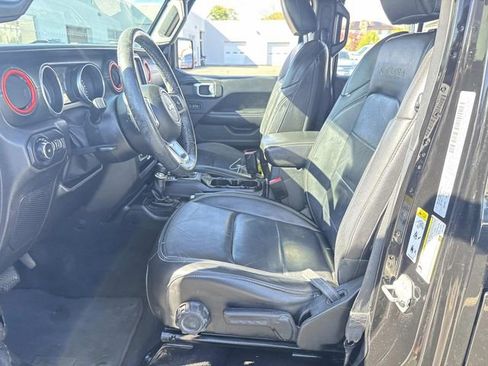 Used 2018 Jeep Wrangler Unlimited Sahara AWD/4WD image 21