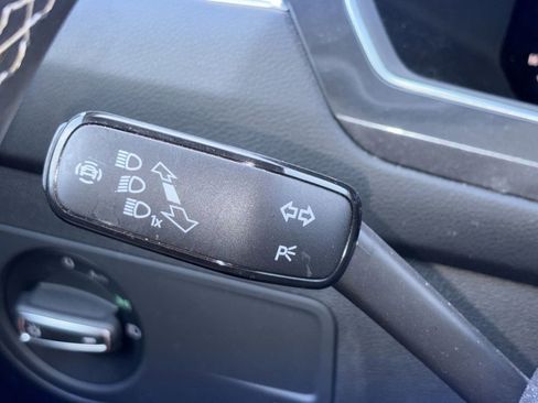 Used 2022 Volkswagen Tiguan SE w/ Panoramic Sunroof Package AWD/4WD image 23