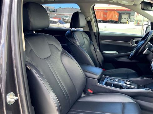 Used 2023 Kia Sorento EX w/ Panoramic Sunroof Package FWD image 13
