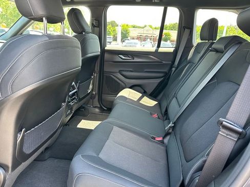 Used 2025 Jeep Grand Cherokee Laredo X w/ Trailer Tow Package AWD/4WD image 12