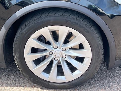 Used 2018 Tesla Model X 75D image 8