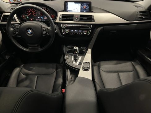 Used 2018 BMW 320i xDrive Sedan w/ Convenience Package AWD/4WD image 16