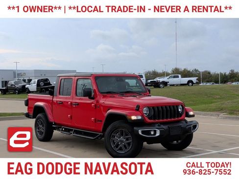Used 2024 Jeep Gladiator Sport image 1