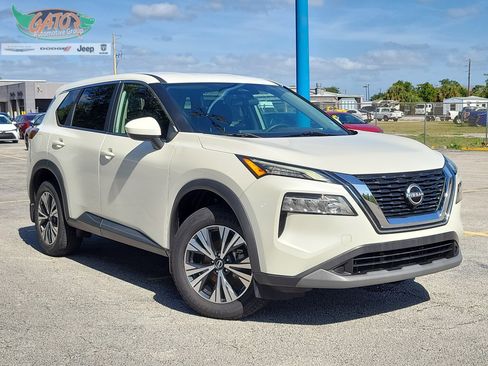Used 2023 Nissan Rogue SV FWD image 1