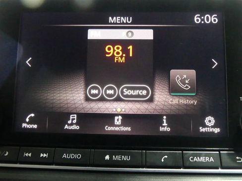 Used 2023 Nissan Rogue S image 40