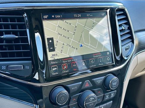 Used 2020 Jeep Grand Cherokee Limited image 13