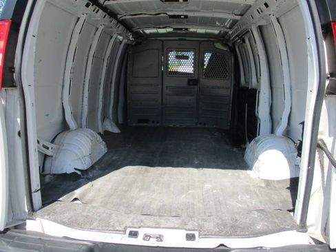 Used 2020 Chevrolet Express 2500 w/ Driver Convenience Package image 7