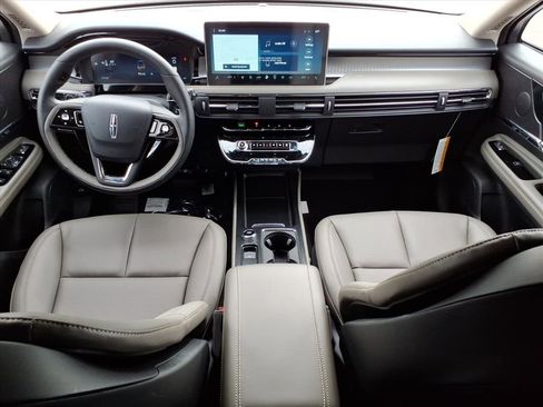 New 2026 Lincoln Corsair Premiere image 11