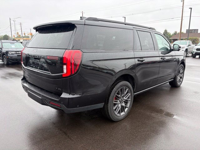 Used 2025 Ford Expedition Max Platinum w/ Stealth Performance Package AWD/4WD image 7