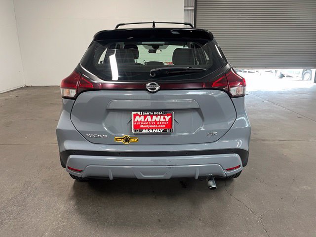 Used 2021 Nissan Kicks SR w/ SR Premium Package FWD image 4