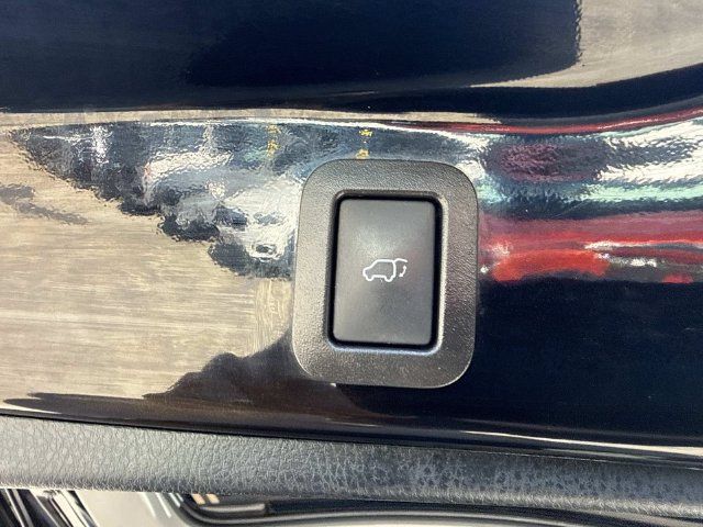 Used 2019 Toyota Highlander XLE AWD/4WD image 10